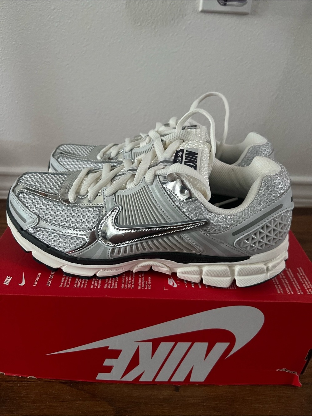 W Nike Zoom Vomero 5 Photon Dust Metallic Silver  (FD0884 025) 10.5W/9M $170!